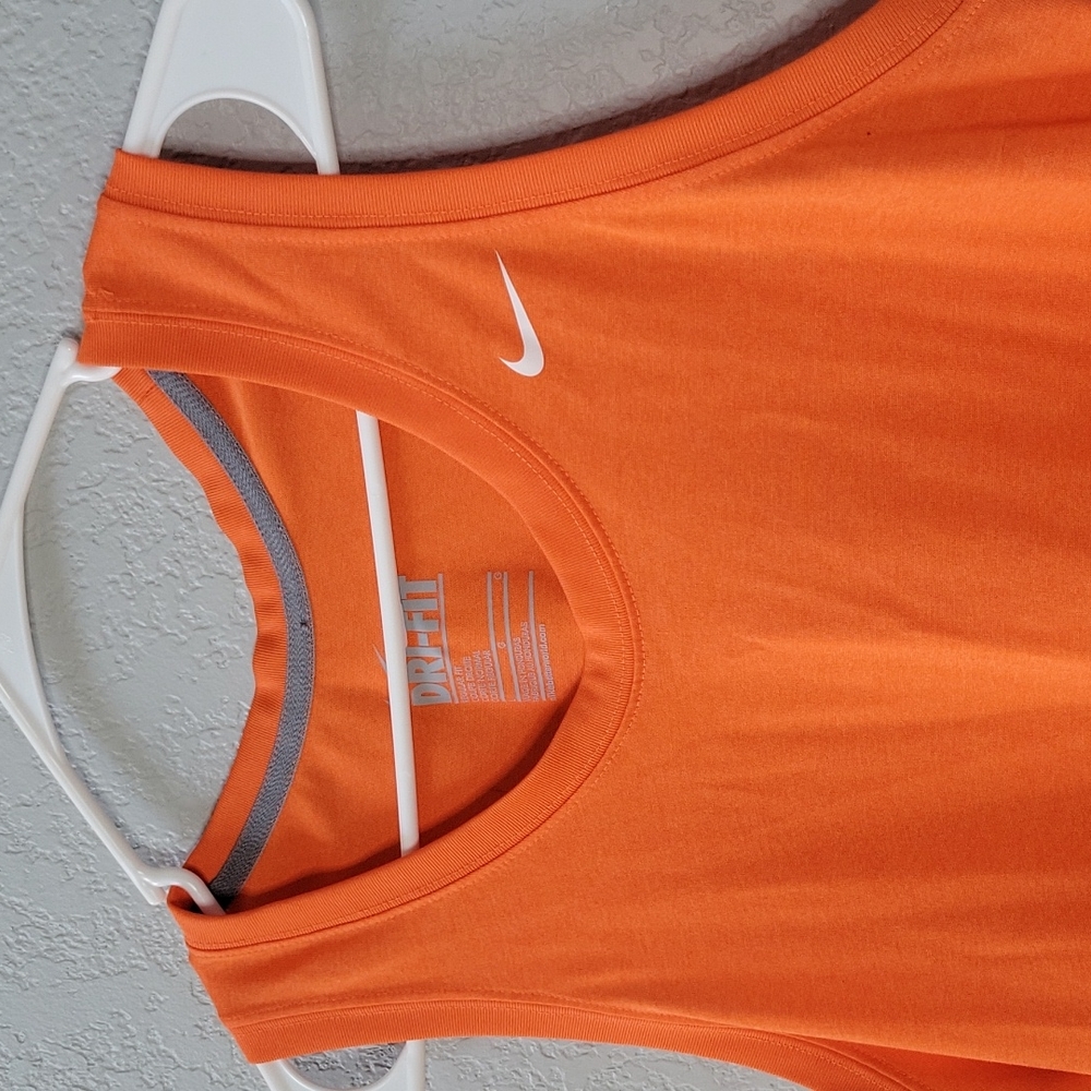 Nike Dri-Fit Orange Scoopneck Tanktop - Picture 2 of 8